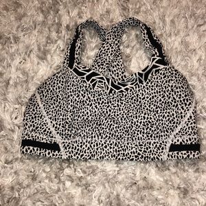 Lululemon sports bra